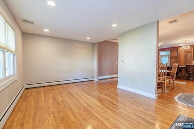 817 Riverdell Rd, Oradell, NJ 07649 - photo 4