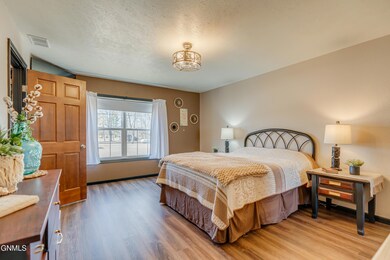 8310WillowRdN_0013