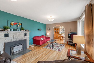 201 N Division St, Cedar Falls, IA 50613 - photo 5