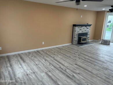 308 Keystone St, Hawley, PA 18428 - photo 4