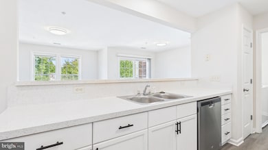 302 Baughmans Ln unit 302H, Frederick, MD 21702 - photo 6