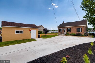 7703 Iroquois Ave, Sparrows Point, MD 21219 - photo 5