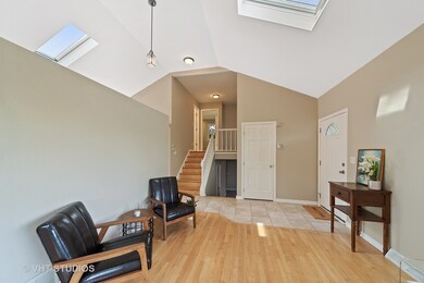 197 W Butterfield Rd, Elmhurst, IL 60126 - photo 3