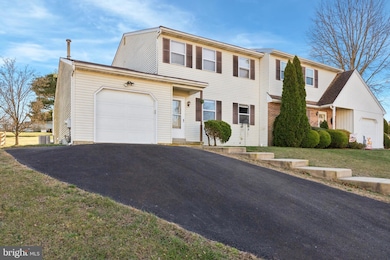 106 Stayman Dr, North Wales, PA 19454 - photo 2