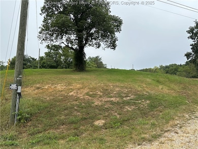 105 Chase Ln, Point Pleasant, WV 25550 - photo 3