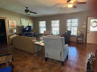 509 Wildewood Dr, Chandler, TX 75758 - photo 2