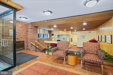 The Gibson unit 702, Washington, DC 20037 - photo 3