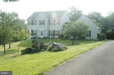 458 Pinnacle Dr, Bunker Hill, WV 25413 - photo 2