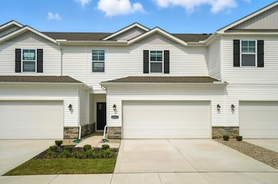 6294 Marinelli Dr S, Columbus, OH 43228 - photo 2