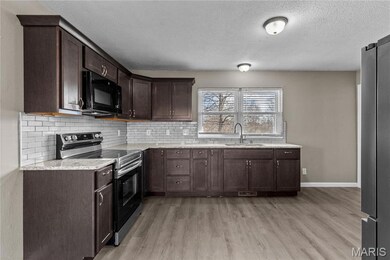 130 E Oak St, Saint Clair, MO 63077 - photo 4