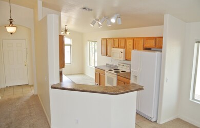 Kitchen/Entry
