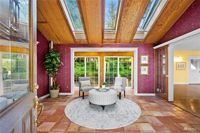 Pleasant grand entrance to greet you and your guests!