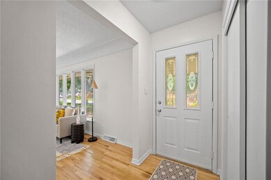 4132 E 10th St, Des Moines, IA 50313 - photo 5