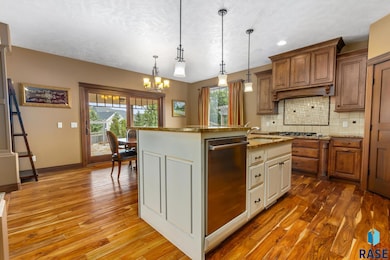 6813 E Limestone Cir, Sioux Falls, SD 57110 - photo 4