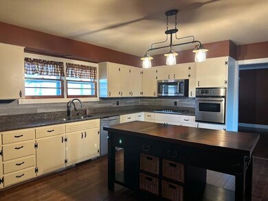 700 E Main St #4