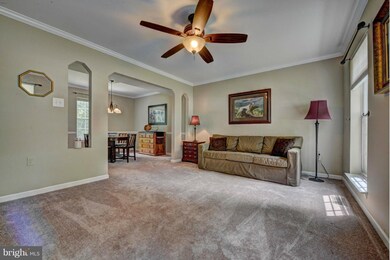 13100 Bramblewood Ln, Herndon, VA 20171 - photo 3