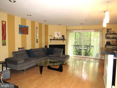 10476 Parthenon Ct, Bethesda, MD 20817 - photo 2
