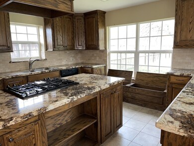 7610 Rolling Fork Ln, Houston, TX 77040 - photo 2