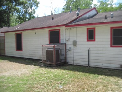 129 5th St, Brazoria, TX 77422 - photo 2