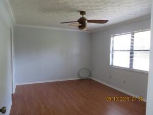264 SW Crescent Ave 005