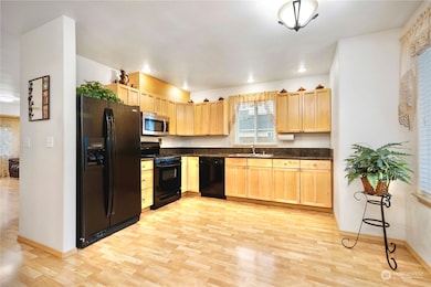 10421 Meridian Ave S unit A, Everett, WA 98208 - photo 7