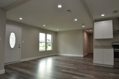 1013 Lucky St, Houston, TX 77088 - photo 3
