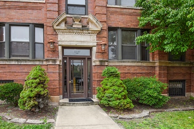 4220 S Champlain Ave unit 2N, Chicago, IL 60653 - photo 2