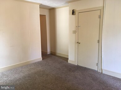 226 S 2nd St, Chambersburg, PA 17201 - photo 5