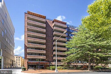 The Gibson unit 1005, Washington, DC 20037 - photo 2