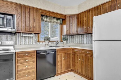 All appliances stay with the home.