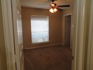 5377 Morgan Oak Dr, Alvin, TX 77511 - photo 3