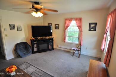 213 Oak St, Jim Thorpe, PA 18229 - photo 2