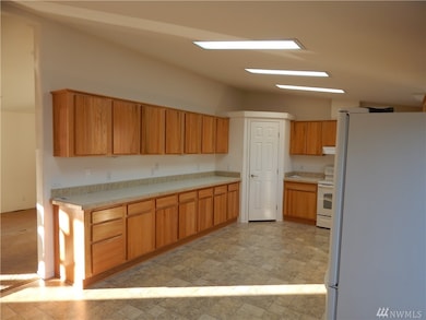 903 Mt Villa Dr, Enumclaw, WA 98022 - photo 2