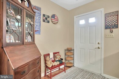 1068 Matthew Ct, Hagerstown, MD 21742 - photo 3