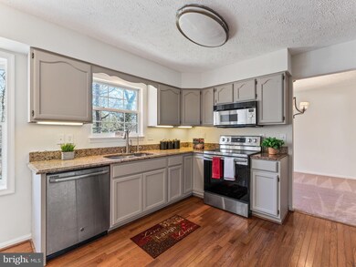 413 Beach Dr, Annapolis, MD 21403 - photo 2