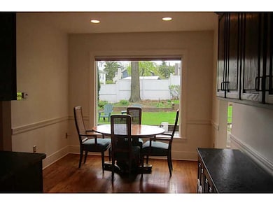 Kitchen. Breakfast Room