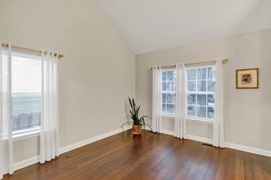 944 Cortney Dr, Carpentersville, IL 60110 - photo 4