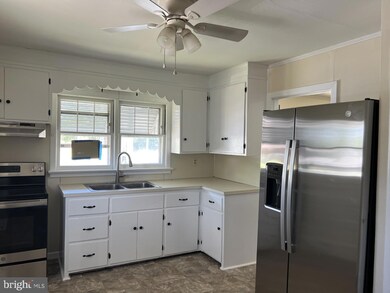 11403 Tedrick Dr, Big Pool, MD 21711 - photo 2