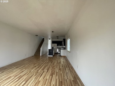 702 NE 94th Ave, Portland, OR 97220 - photo 7