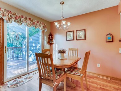 The casual dining room is perfectly situated betwe