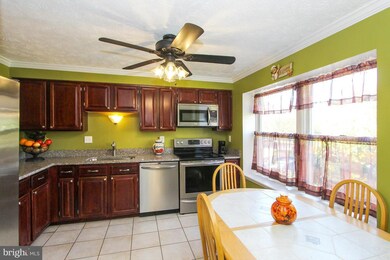 19048 Partridge Wood Dr, Germantown, MD 20874 - photo 4