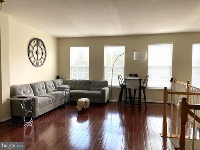 12646 Heron Ridge Dr, Fairfax, VA 22030 - photo 3