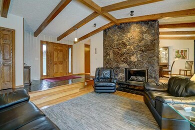 1867 Briarwood Ln, Fitchburg, WI 53575 - photo 5