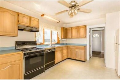 28 Vine Ave, Quincy, MA 02169 - photo 3