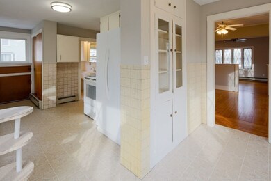 142 Dale St unit 1, Waltham, MA 02451 - photo 6