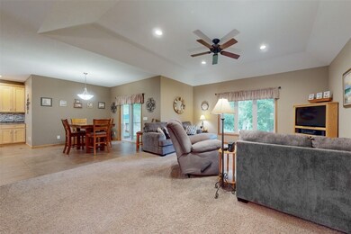 1813 Grannie Smith Ln NW, Cedar Rapids, IA 52405 - photo 3