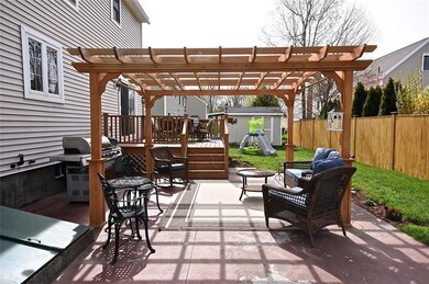 Outside areas to dine and entertain