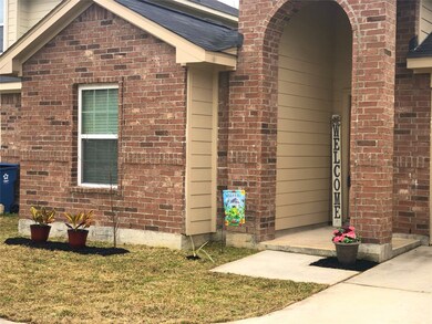 238 S Native Ln, Houston, TX 77022 - photo 2