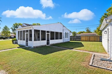 2916 13th St, Columbus, IN 47201 - photo 3