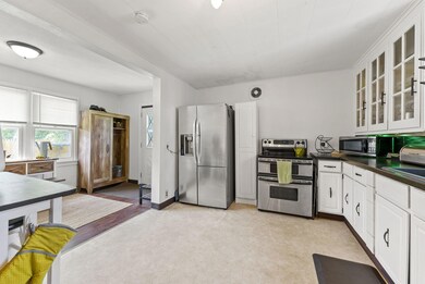 13-web-or-mls-1307 Lucas St-13